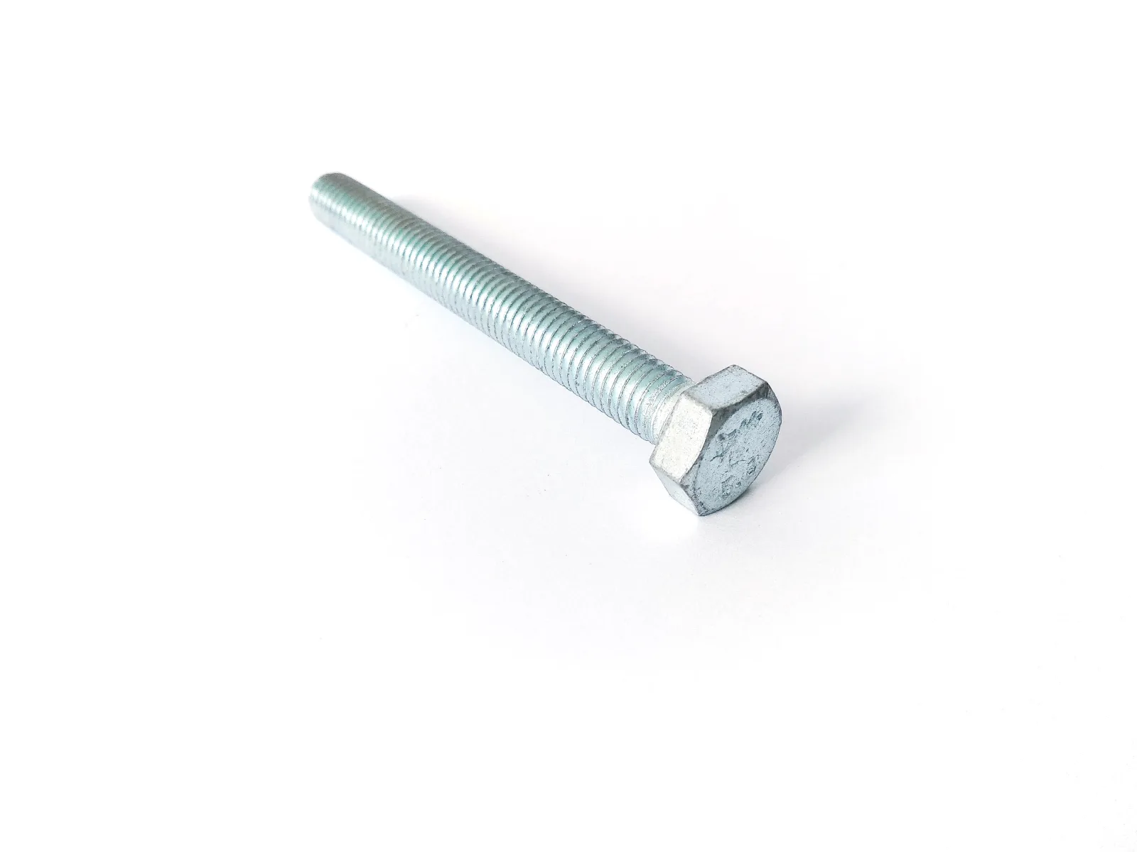 Болт М16 × 110